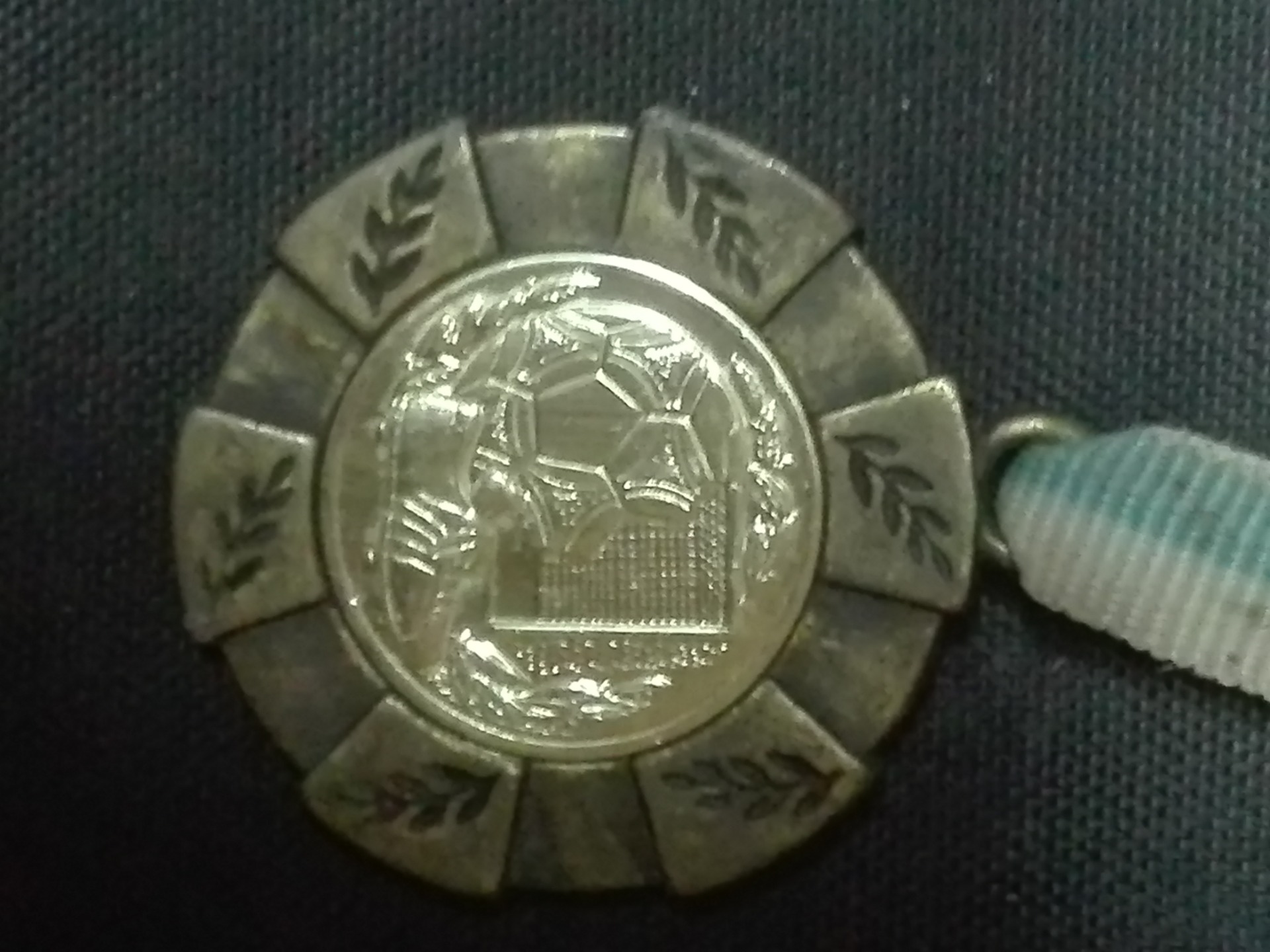 Medalha De Participação Torneio De Futsal Aguim 1995 Pela Equipa Catraios Frente